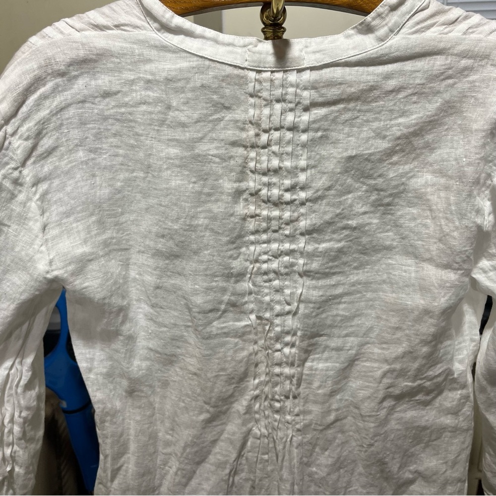 CP SHADES ~ Regina Tunic in White Linen Twill with Pintuck Pleating - Picture 10 of 12